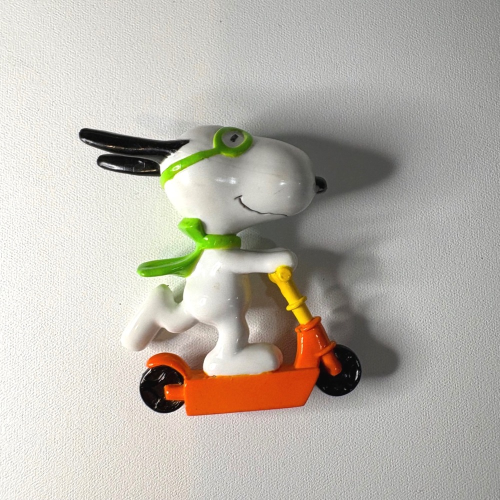 Vintage Snoopy on Scooter Figurine Whitman's Peanuts Collectible Green Goggles